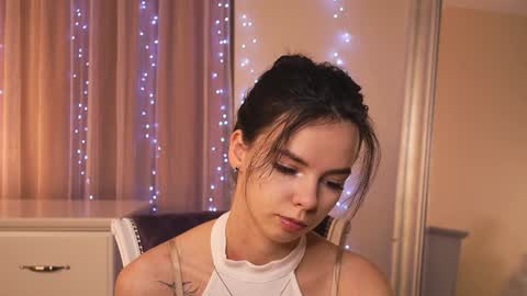My name is Kelly online show from 01-11-25, 02:15