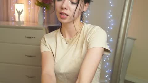 My name is Kelly online show from 03-02-25, 05:58