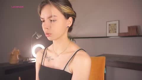 My name is Kelly online show from 09-19-25, 03:02