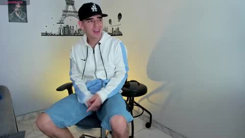 Snapshot of ares_johnsonn chatting on 12-27-24, 06:42 Ares online show from 12-27-24, 06:42
