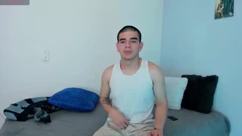 Snapshot of ares_johnsonn chatting on 01-04-25, 08:05 Ares online show from 01-04-25, 08:05