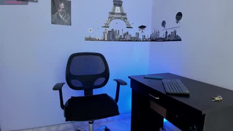 Snapshot of ares_johnsonn chatting on 01-10-25, 06:49 Ares online show from 01-10-25, 06:49
