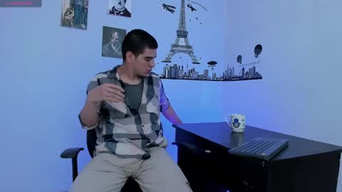 Snapshot of ares_johnsonn chatting on 01-16-25, 06:06 Ares online show from 01-16-25, 06:06