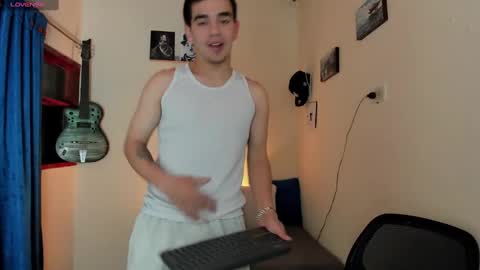 Snapshot of ares_johnsonn chatting on 01-24-25, 02:18 Ares online show from 01-24-25, 02:18