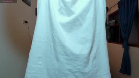 Snapshot of ares_johnsonn chatting on 02-06-25, 12:16 Ares online show from 02-06-25, 12:16