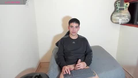 Snapshot of ares_johnsonn chatting on 02-08-25, 08:31 Ares online show from 02-08-25, 08:31