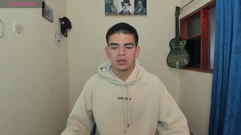 Snapshot of ares_johnsonn chatting on 02-09-25, 04:18 Ares online show from 02-09-25, 04:18