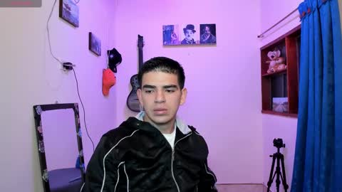 Snapshot of ares_johnsonn chatting on 02-14-25, 07:07 Ares online show from 02-14-25, 07:07