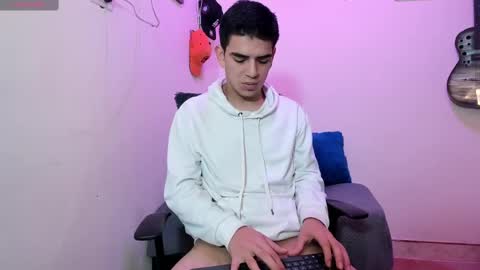 Snapshot of ares_johnsonn chatting on 02-16-25, 04:10 Ares online show from 02-16-25, 04:10