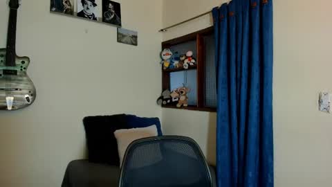 Snapshot of ares_johnsonn chatting on 02-20-25, 12:25 Ares online show from 02-20-25, 12:25