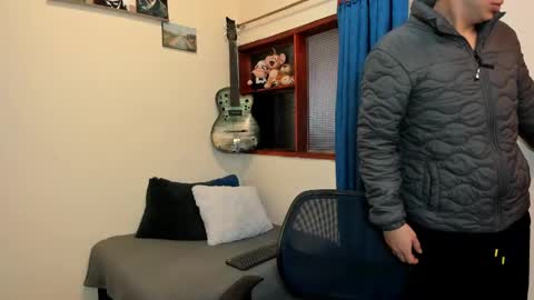 Snapshot of ares_johnsonn chatting on 02-24-25, 03:53 Ares online show from 02-24-25, 03:53
