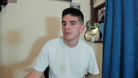 Snapshot of ares_johnsonn chatting on 03-04-25, 06:29 Ares online show from 03-04-25, 06:29