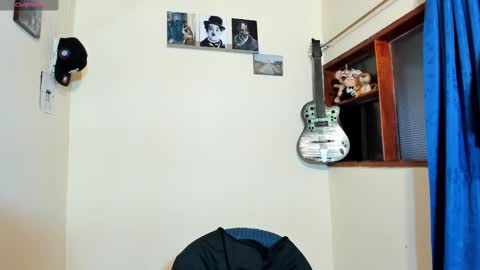 Snapshot of ares_johnsonn chatting on 03-06-25, 12:19 Ares online show from 03-06-25, 12:19