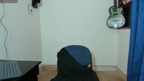 Snapshot of ares_johnsonn chatting on 03-07-25, 02:12 Ares online show from 03-07-25, 02:12