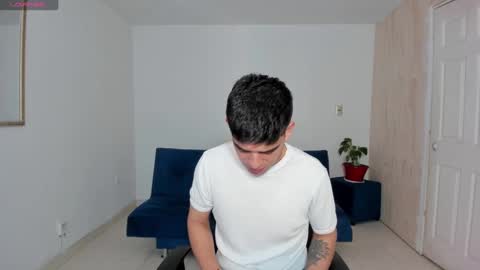 Snapshot of ares_johnsonn chatting on 09-11-25, 01:00 Ares online show from 09-11-25, 01:00