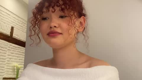 Snapshot of aresha_viree chatting on 04-15-26, 04:25 Aresha online show from 04-15-26, 04:25