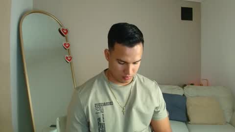 Snapshot of areslevi chatting on 03-19-26, 05:33 ares levi online show from 03-19-26, 05:33