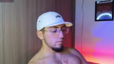 Snapshot of aresmassimox chatting on 04-23-26, 05:26 Mateo online show from 04-23-26, 05:26