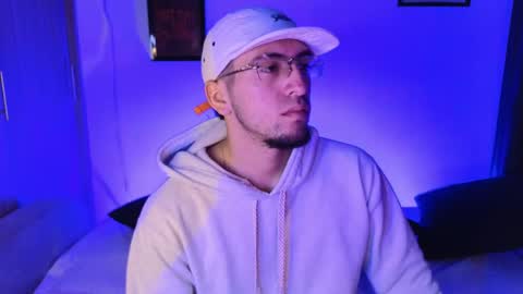 Snapshot of aresmassimox chatting on 05-01-26, 11:37 Mateo online show from 05-01-26, 11:37