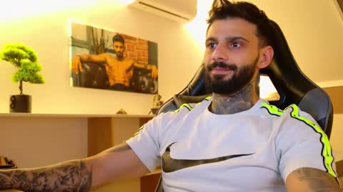 Snapshot of aressteel chatting on 10-12-25, 05:12 Ares Steel online show from 10-12-25, 05:12