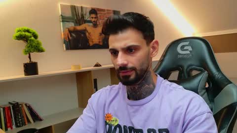 Snapshot of aressteel chatting on 10-18-25, 11:33 Ares Steel online show from 10-18-25, 11:33