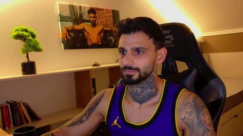 Snapshot of aressteel chatting on 10-19-25, 05:35 Ares Steel online show from 10-19-25, 05:35