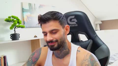 Snapshot of aressteel chatting on 10-22-25, 07:08 Ares Steel online show from 10-22-25, 07:08