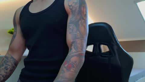 Snapshot of aressteel chatting on 10-28-25, 02:20 Ares Steel online show from 10-28-25, 02:20