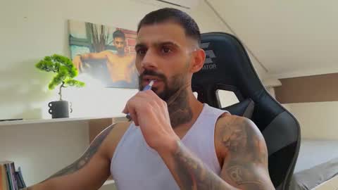 Snapshot of aressteel chatting on 10-30-25, 01:01 Ares Steel online show from 10-30-25, 01:01