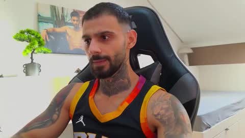 Snapshot of aressteel chatting on 10-31-25, 12:28 Ares Steel online show from 10-31-25, 12:28