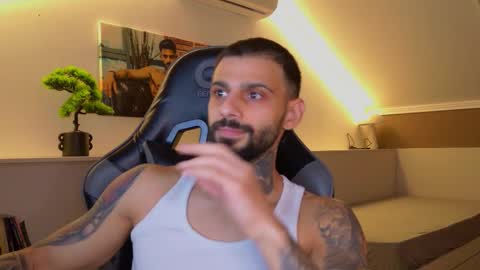 Snapshot of aressteel chatting on 11-04-25, 04:28 Ares Steel online show from 11-04-25, 04:28