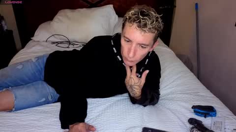 Snapshot of argabright chatting on 09-09-25, 09:53 argabright online show from 09-09-25, 09:53