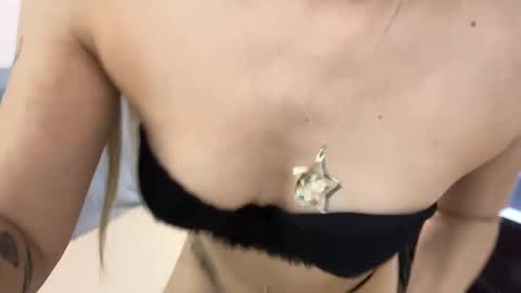 Snapshot of argentin3hotcouple chatting on 11-03-25, 04:14 argentin3hotcouple online show from 11-03-25, 04:14