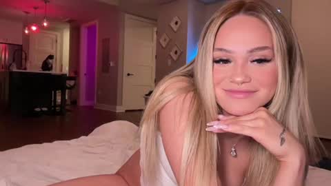 Ari  online show from 06-18-26, 04:02