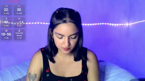 Snapshot of ari_20_ chatting on 04-17-26, 02:58 Bella online show from 04-17-26, 02:58