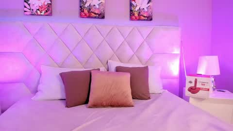 ari_lynn_ online show from 05-11-26, 12:33