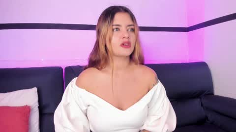 Snapshot of ari_white8 chatting on 03-05-25, 12:00 Ari online show from 03-05-25, 12:00