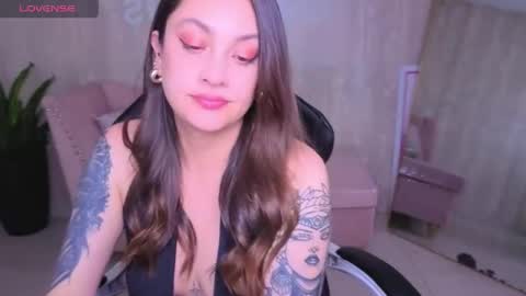 Snapshot of aria95_a chatting on 04-18-26, 08:09 Aria95 a online show from 04-18-26, 08:09