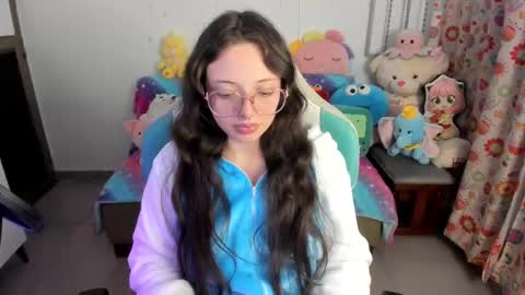 Snapshot of aria_alaia chatting on 01-08-26, 03:09 Linda online show from 01-08-26, 03:09