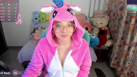 Snapshot of aria_alaia chatting on 04-11-26, 06:18 Linda online show from 04-11-26, 06:18
