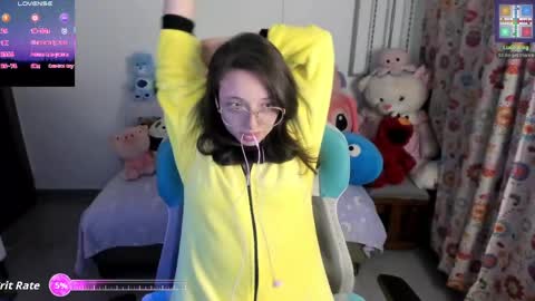 Snapshot of aria_alaia chatting on 05-06-26, 02:19 Linda online show from 05-06-26, 02:19