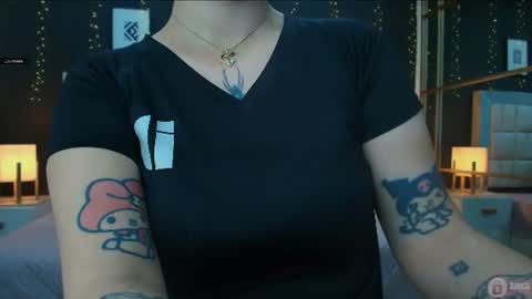 Snapshot of aria_bloomer chatting on 06-19-26, 11:47 Ari online show from 06-19-26, 11:47