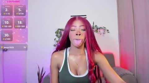 Snapshot of aria_brown_19 chatting on 10-16-25, 12:00    ARIA    online show from 10-16-25, 12:00