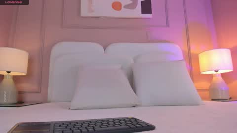 Aria  online show from 05-15-26, 02:40