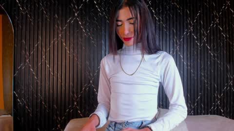 Aria Millers  online show from 12-30-24, 07:21