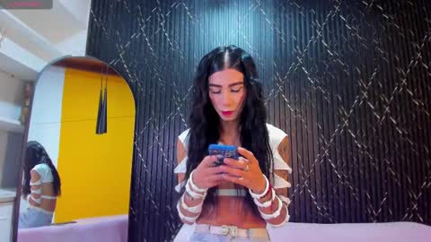 Aria Millers  online show from 10-04-25, 12:03