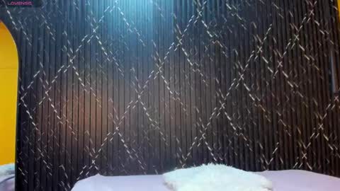 Aria Millers  online show from 10-12-25, 12:48