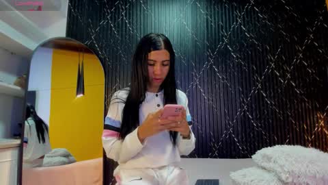 Aria Millers  online show from 11-27-25, 11:45