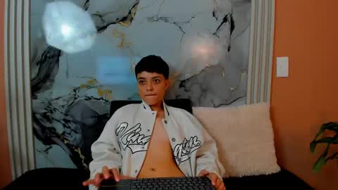Snapshot of aria_quintero chatting on 10-03-25, 02:03 Aria Quintero online show from 10-03-25, 02:03