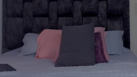 aria online show from 10-17-25, 05:48